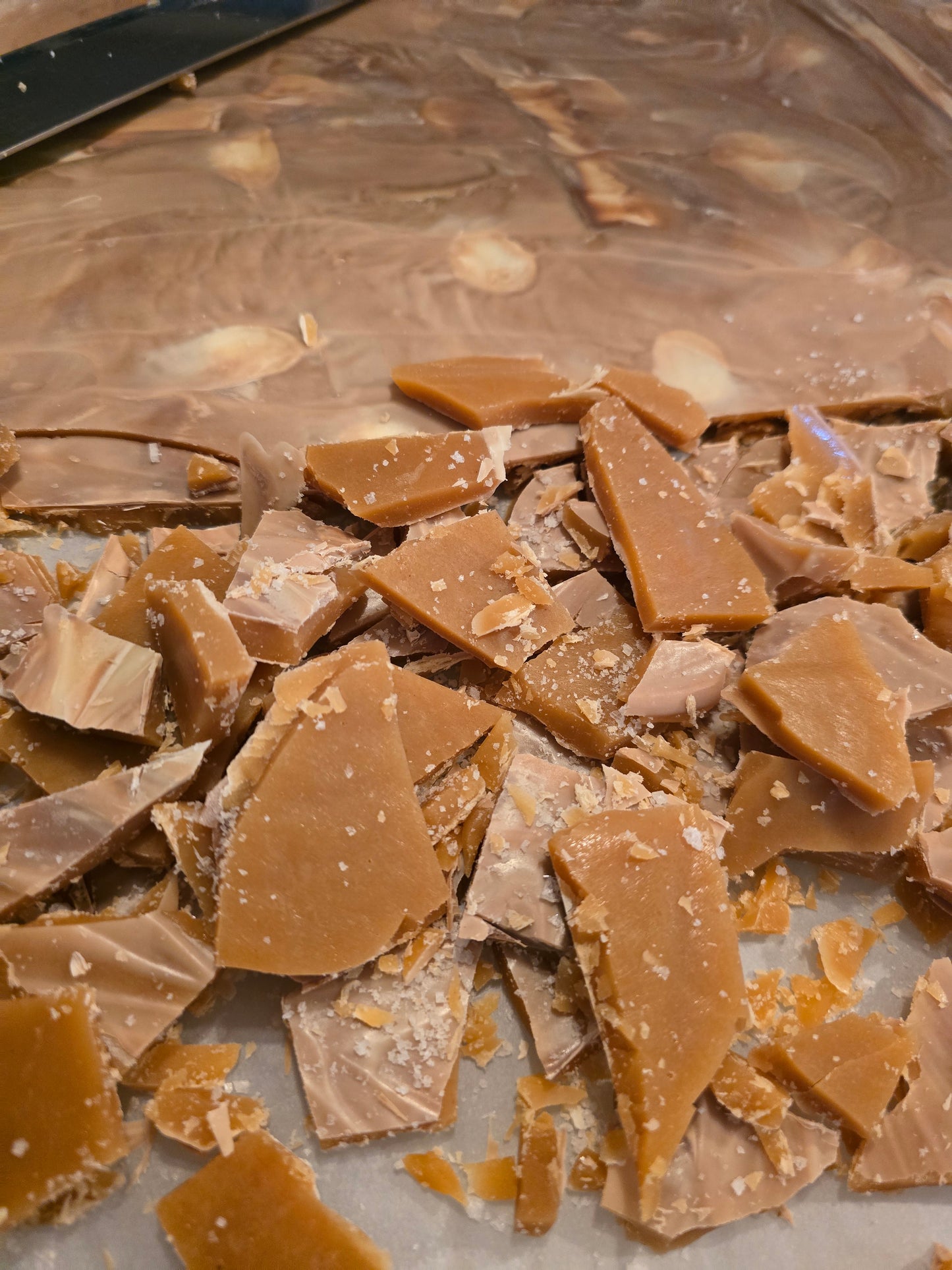 Crispy Toffee with Kinder choc & sea salt (3 pack)